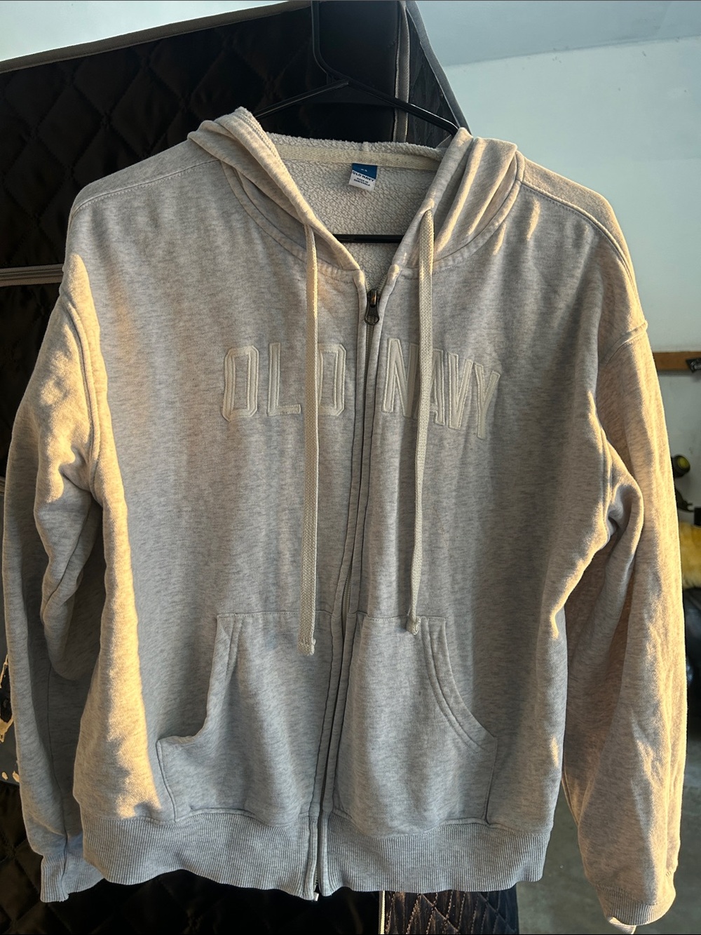 Old Navy Men's Light Gray Zip-Up Hoodie Sweater